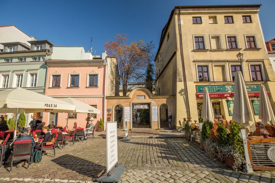 Krakow: Kazimierz Jewish Quarter Walking Tour - Old Synagogue: Poland’s oldest surviving synagogue, now a museum