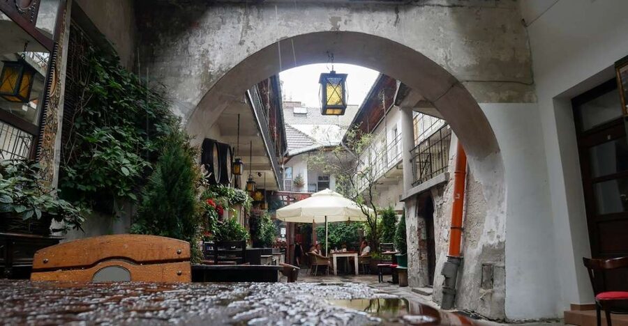 Krakow: Kazimierz, Schindler's Factory & Ghetto with Guide - Why This 5-Hour Jewish History Walk Through Krakow Works