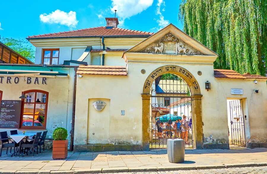 Krakow: Kazimierz, Schindler's Factory & Ghetto with Guide - Oskar Schindler’s Enamel Factory: Where WWII History Gets Personal