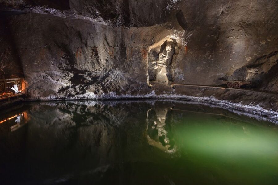 Krakow: Lazy Catamaran River Cruise and Salt Mine Group Tour - Wawel, the Dragon, and an Audio Guide You’ll Actually Use