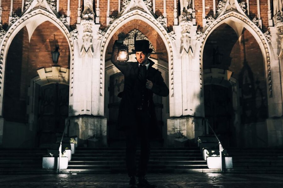 Krakow: Legends and Tales of Old Town Walking Tour - Meeting at St. Mary’s Square: Your Lantern Guide in Full Costume