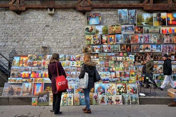 Krakow Morning Walking Tour with Traditional Polish Breakfast - Wawel Royal Castle: where Polish power turns into real atmosphere