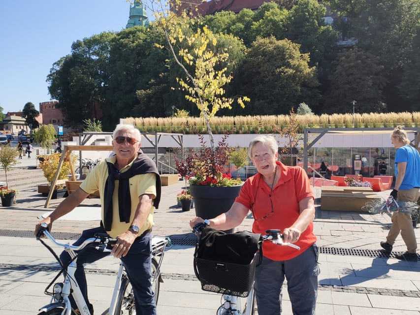 Krakow: Multilingual Tour On Electric Bikes - The Pace: Why 34 Stops Feel Manageable on a Bike