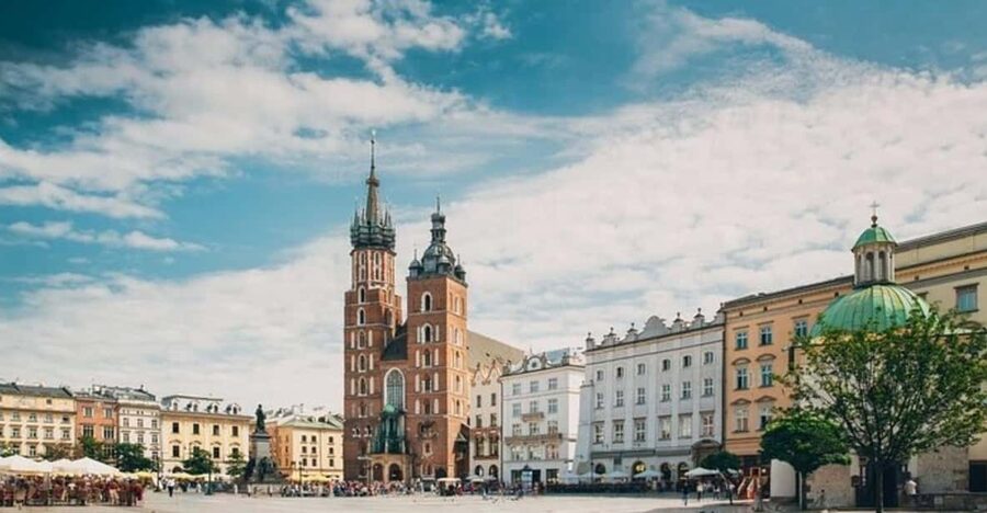 Krakow : Must-See Walking Tour With A Guide - St. Peter and St. Paul: Baroque architecture with real visual clues