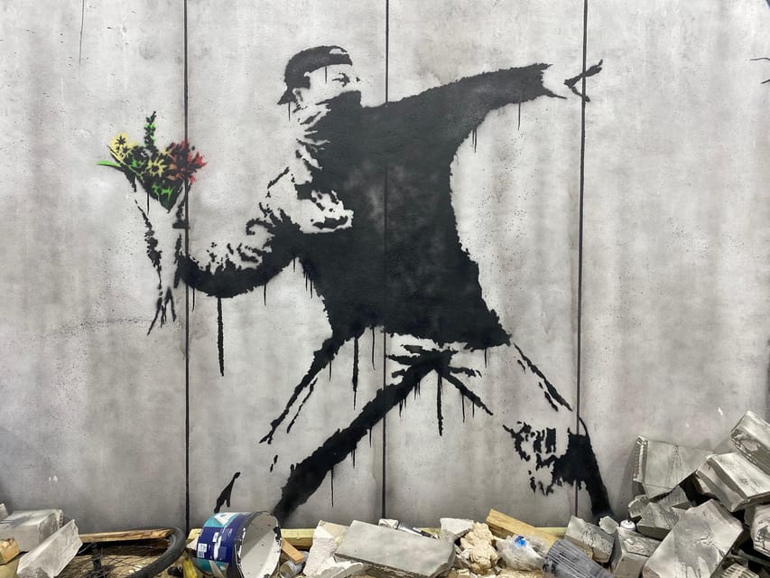 Krakow: Muzeum Banksy Entry Ticket - The sound and the emotional punch