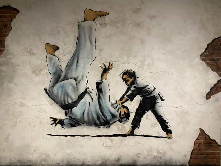 Krakow: Muzeum Banksy Entry Ticket - What you’ll see: 150 Banksy creations across 1,000 m²