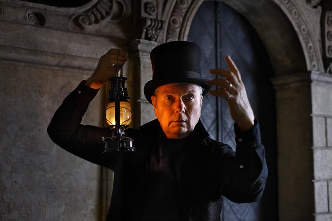 Krakow Night Tour: Ghosts, Vampires and Legends of the Old Town - Getting Oriented on the Night: Mariacki Square to Wawel