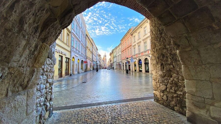 Krakow: Old Town Audioguided walking Tour - Price and What You Actually Get