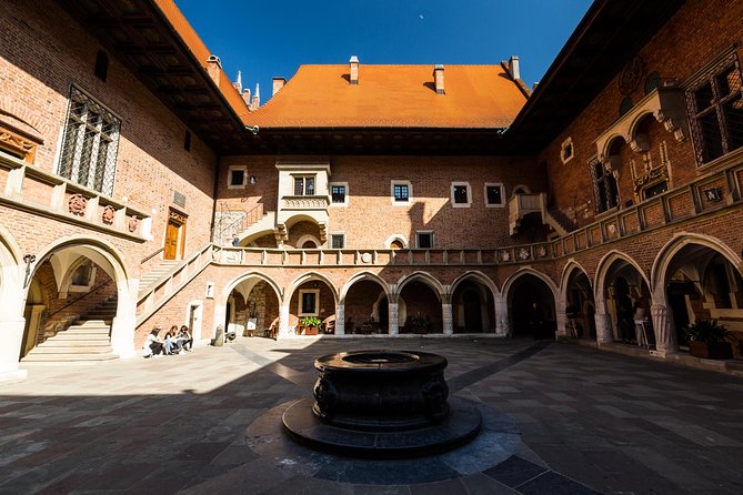 Krakow Old Town Guided Walking Tour - Guides, group size, and what to expect from the walking pace