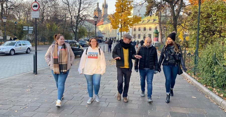 Krakow: Old Town Highlights Walking Tour - Jagiellonian University District and Planty Park: History Meets a Walk You Can Repeat