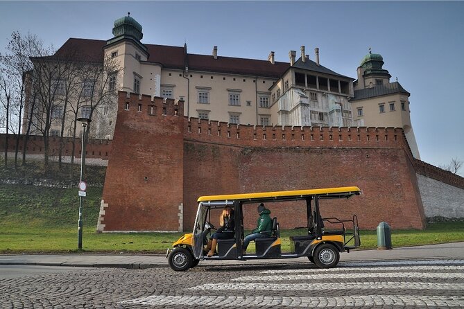 Krakow: Old Town, Jewish Kazimierz and Ghetto Sightseeing by Electric Golf Cart - Tempel Synagogue and Szeroka Street: stained glass and the street’s crowd history