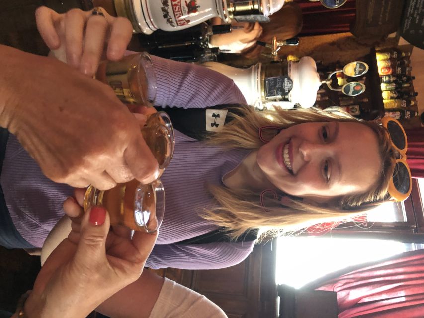 Krakow: Old Town & Jewish Quarter Food Tour with 10 Tastings - Zapiekanka and Honey Vodka in the Jewish Quarter