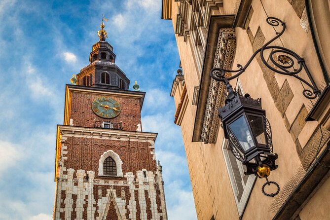 Krakow Old Town Mysteries: Exploration Game and Tour - How the Smartphone Quest Works (and How to Enjoy It)