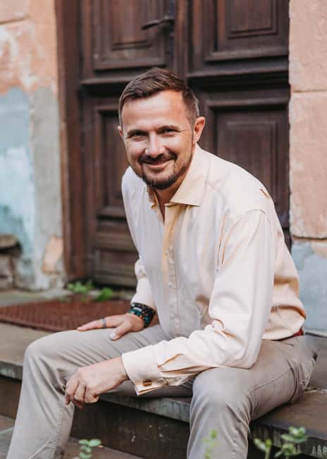 Krakow: Old Town Photoshoot with a Local Photographer - Posing help that keeps you from feeling awkward