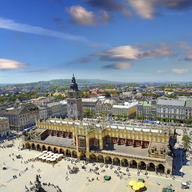 Krakow: Old Town Private Guided Walking Tour - Guide-driven quality: what I’d watch for in the person leading you