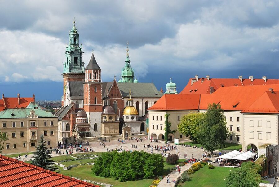 Krakow: Old Town Private Guided Walking Tour - Wawel Hill: cathedral burials, catacombs, and the dragon