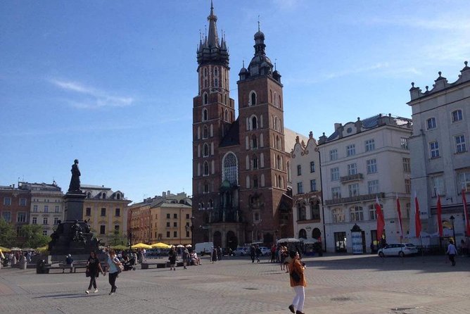 Krakow Old Town Walking Tour - Royal Castle storytelling: Italian artists and the tasks set by the Polish king