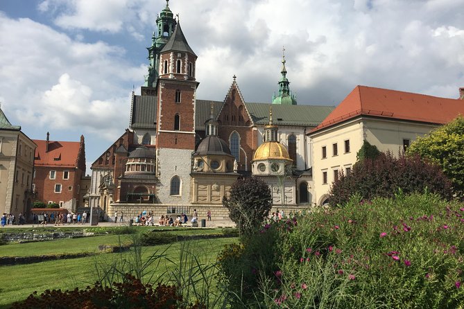 Krakow Old Town Walking Tour - Price and logistics: what $29.52 gets you in real time