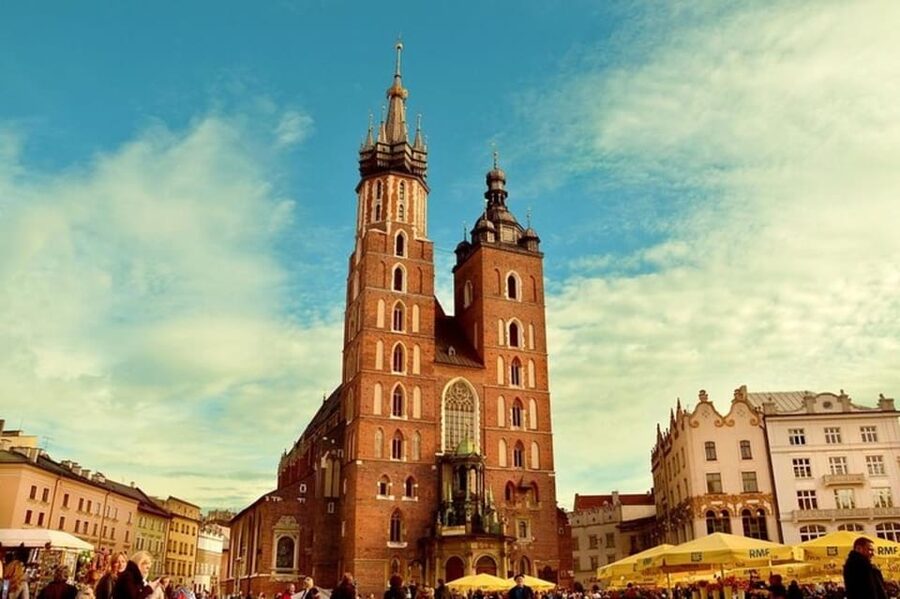 Krakow : Old Town Walking Tour With A guide - Key highlights you’ll feel right away