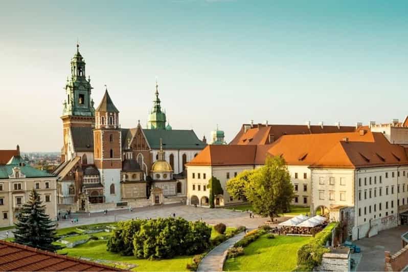 Krakow : Old Town Walking Tour With A guide - Church of St. Peter and St. Paul: baroque drama in a few steps