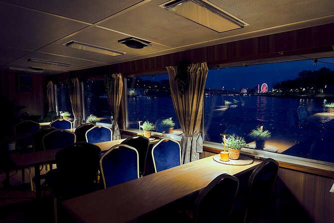 Krakow: One Hour Evening or Night Boat Trip - CRICOTEKA and the modern-industrial contrast on the Vistula