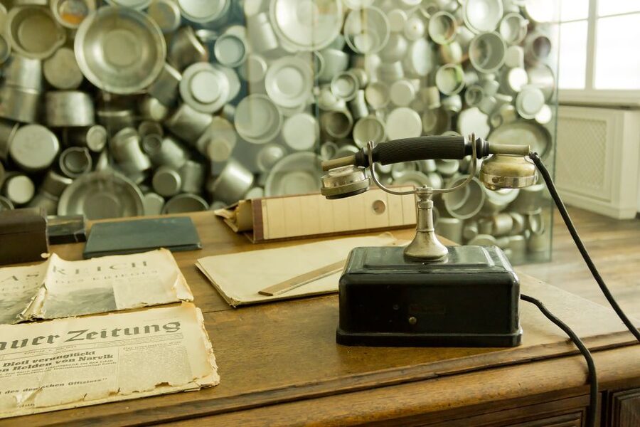 Krakow: Oskar Schindler's Factory Entry and Guided Tour - Meeting at Lipowa 4 and finding your guide fast
