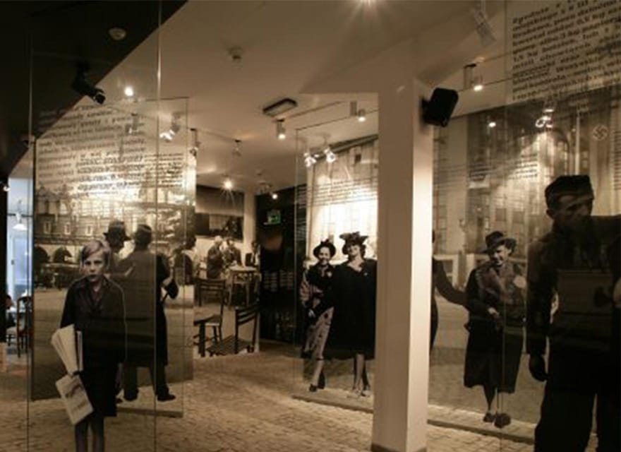 Krakow: Oskar Schindler's Factory Guided Tour&Pickup Options - Key things to know before you go