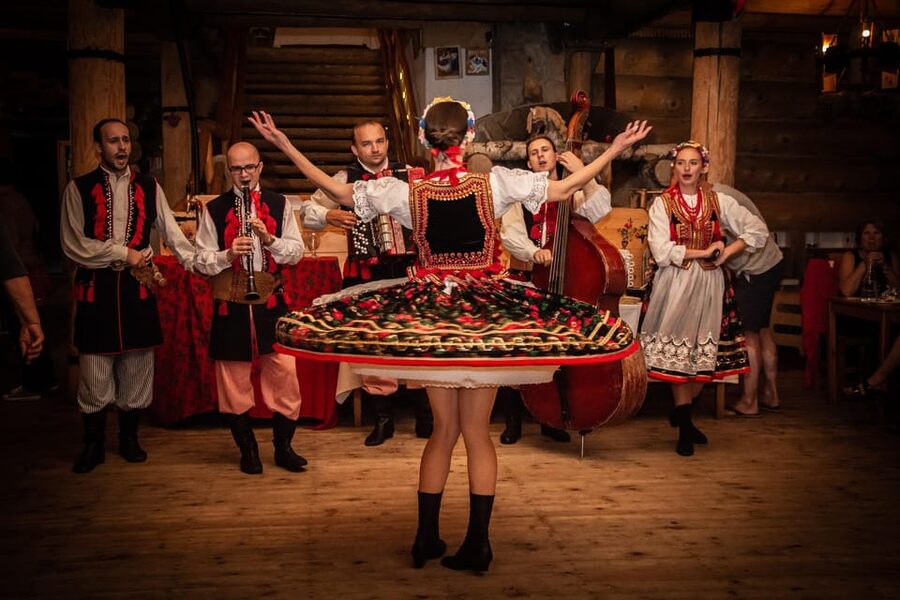Krakow: Polish Folk Night with Dinner and Unlimited Drinks - Dinner: pierogi, meats, bread—and what “all-you-can-eat” feels like