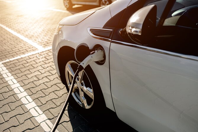 Krakow Private Airport Eco-transfer by Fully Electric car - Meet Your Driver at Kraków Airport Without the Guesswork