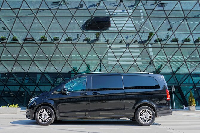 Krakow: Private Airport Transfer - Door-to-Door Krakow Airport Transfer in About 30 Minutes