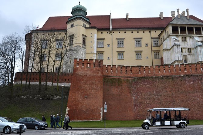 Krakow: Private Guided City Tour by Electric Car - Stop 3: Kazimierz, from separate town to district