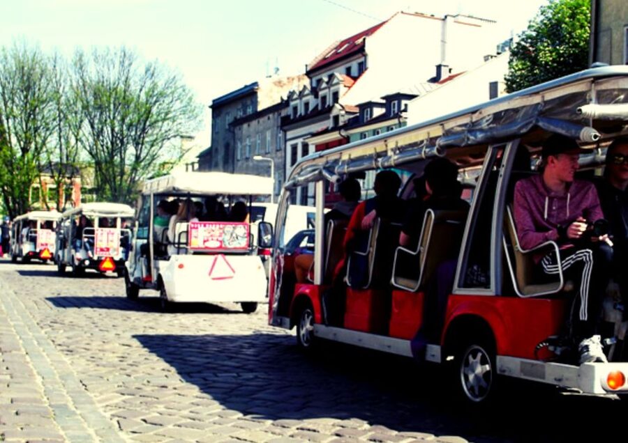 Krakow: Private Panoramic Tour by Golf Cart with Audio Guide - The English-speaking driver: helpful questions, but keep your expectations steady