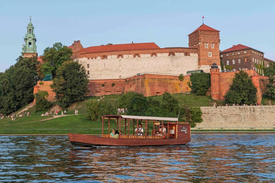 Krakow: Private Traditional Gondola Cruise - Who might want a different option