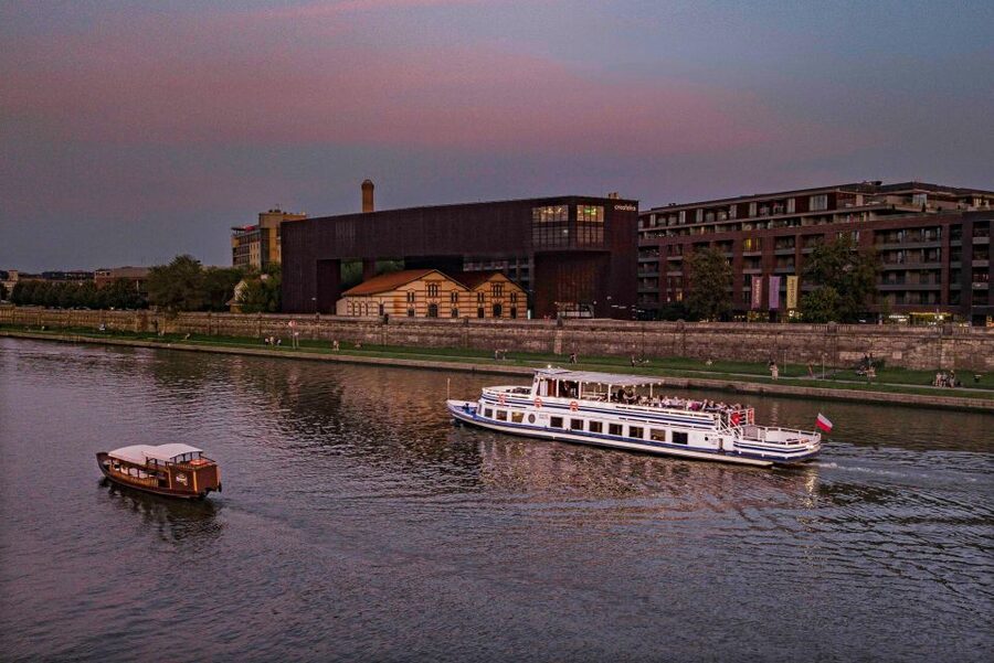Krakow: Private Traditional Gondola Cruise - Who this gondola cruise suits best
