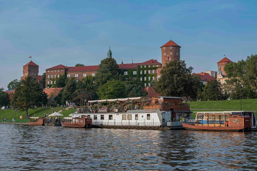 Krakow: Private Traditional Gondola Cruise - Price and value: How $164 for up to 12 people pencils out