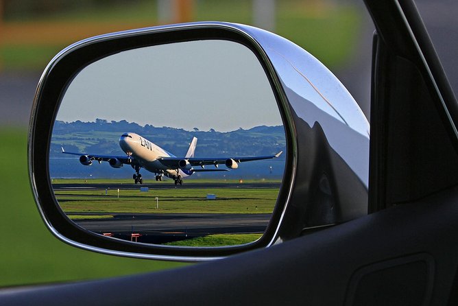 Krakow: Private Transfer to/from Krakow Airport (KRK) - Door-to-Door Drop-Off Inside Kraków
