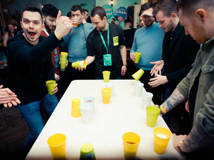 Krakow: Pub, Bar & Club Crawl - The first bar at 10:00 PM: unlimited drinks and games that do the social work