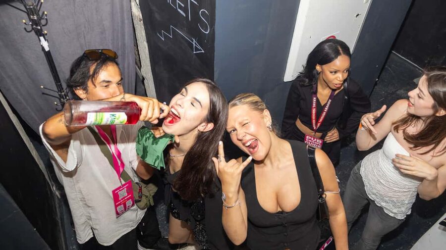 Krakow: Pub Crawl 1H Open Bar, VIP Entry & Welcome Shots - Price and value: why $31 can work (if you use the first hour)
