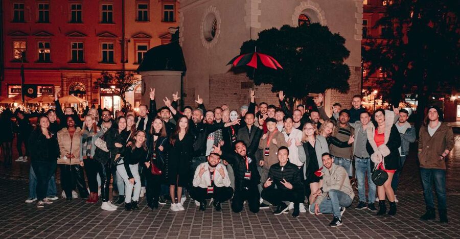 Krakow: Pub Crawl with 1 Hour of Unlimited Alcoholic Drinks - Where the night starts: St. Wojciech Church meeting point