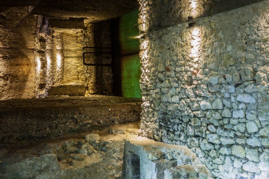 Krakow: Rynek Underground Museum Guided Tour - Headsets, group size, and how to hear the story