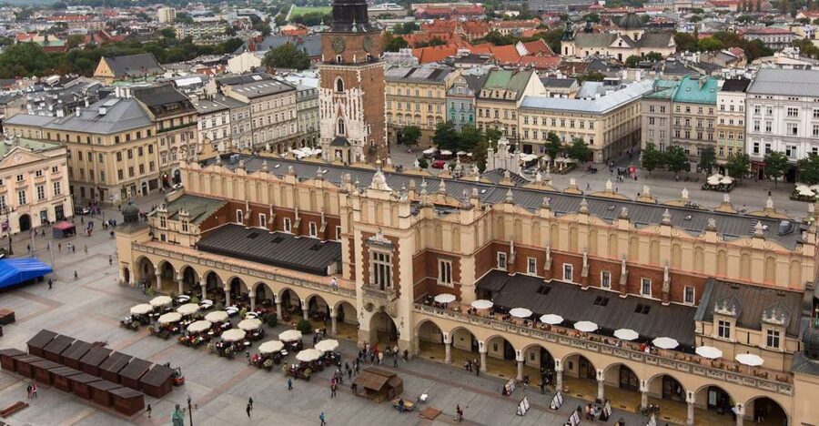Krakow: Rynek Underground Museum Guided Tour - What you actually see underground: streets, stalls, and trade relics