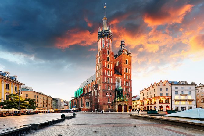 Krakow: Rynek Underground Museum Skip-the-line Guided Tour - From skip-the-line entry to your 90–120 minute guided route