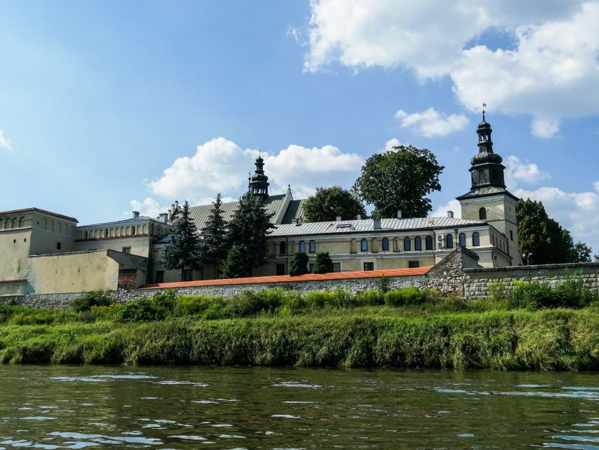 Krakow: Scenic River Cruise - Kazimierz and Podgórze waterfront views you can actually absorb