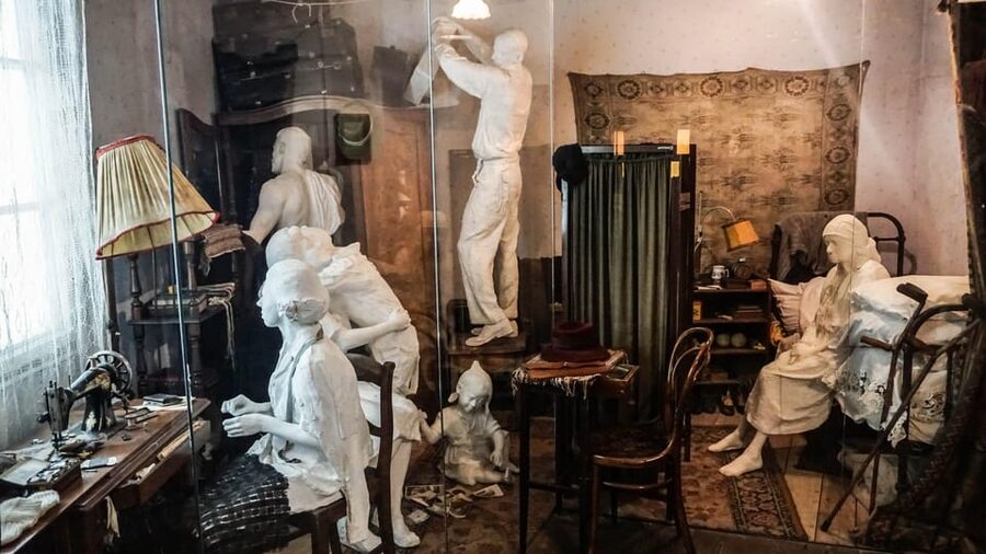 Krakow: Schindler's Factory Entry Ticket (Optional Guide) - Guided option vs. self-guided: getting the level of context you want