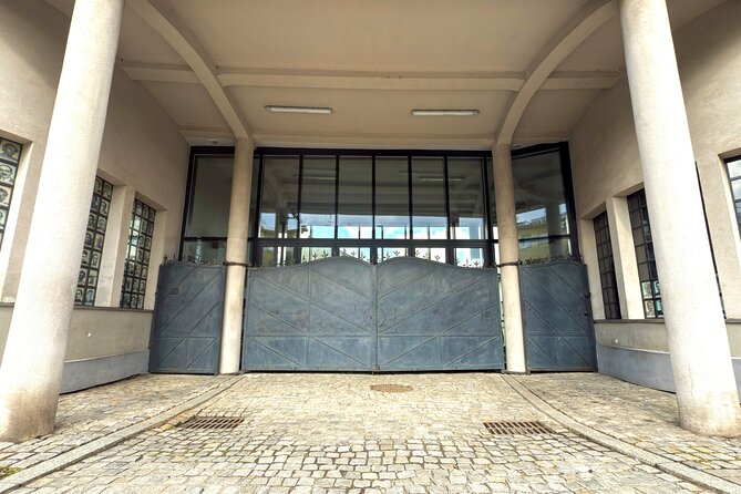Krakow: Schindler's Factory & Ghetto Guided Tour - Under the Eagle Pharmacy: medicine, risk, and a specific kind of courage
