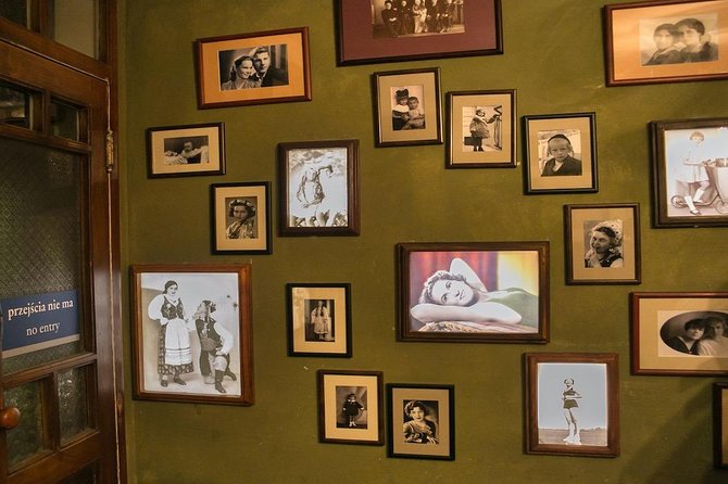 Krakow Schindler's Factory Guided Tour with Admission Ticket - Why the Licensed Guide Improves This Museum Visit