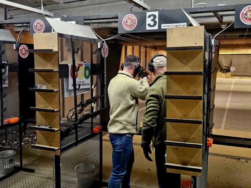 Krakow: Shooting range with hotel pickup - The shooting session: supervision, protective gear, and skill testing