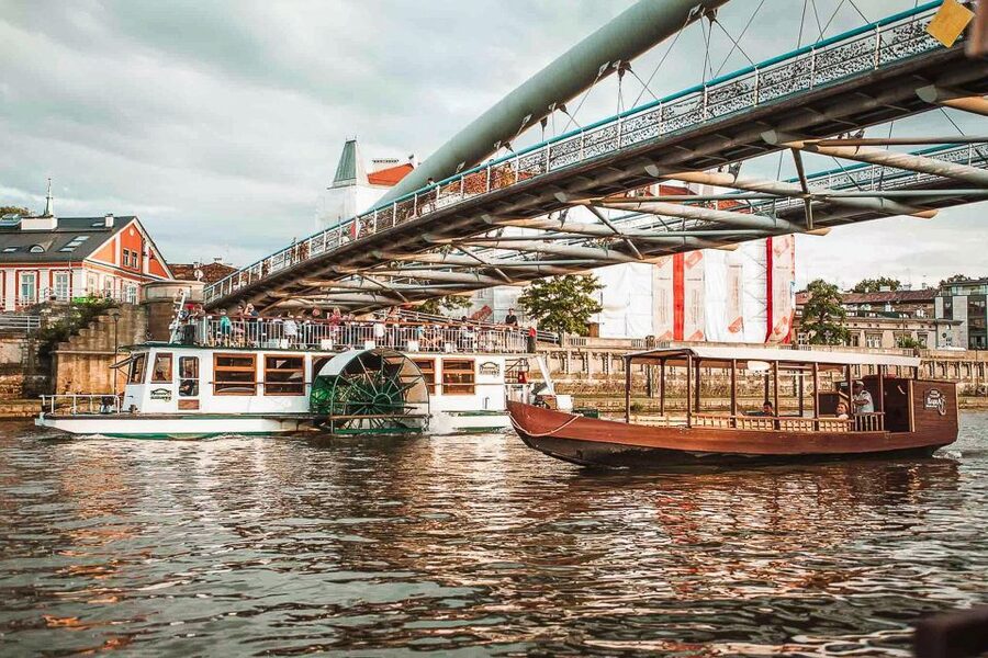 Krakow: Sightseeing Cruise by Vistula River - Audio Commentary in English and Polish: Helpful, Not Performative