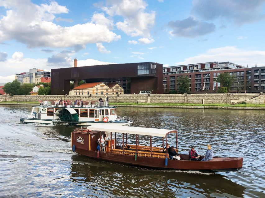 Krakow: Sightseeing Cruise by Vistula River - Kazimierz, Manggha, and the Church on the Rock from the Water
