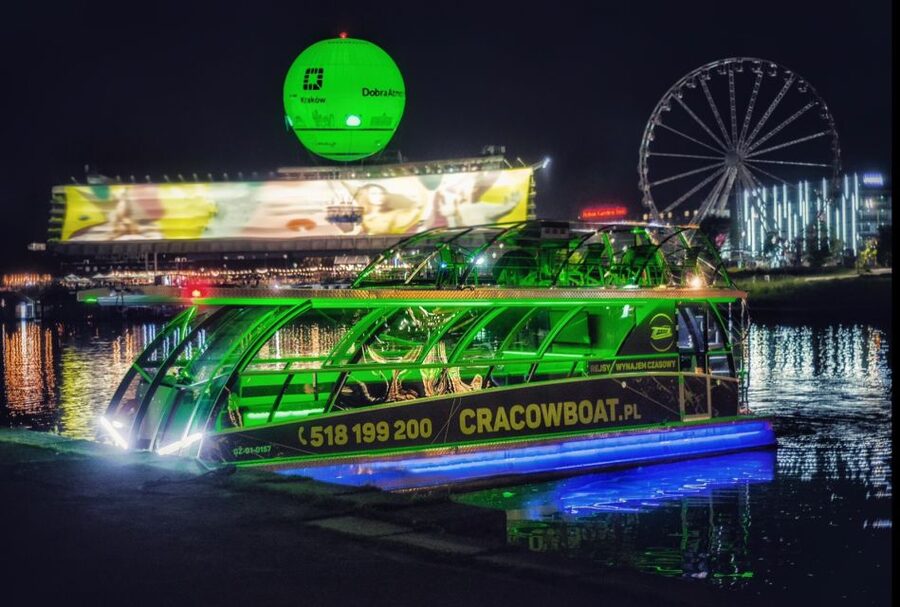 Krakow: Sightseeing Cruise on Vistula River with Audio Guide - Finding Cracow Boat at Bulwar Inflancki 3 without stress
